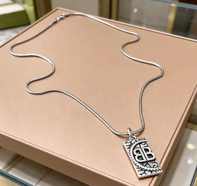 Balenciaga New Necklace Vintage Style