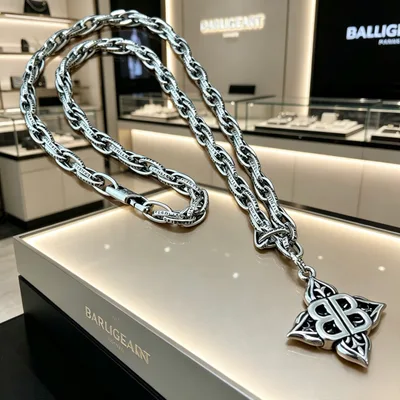 Balenciaga New Necklace Vintage Style