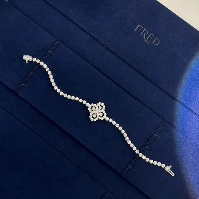 HW Harry Winston Four-Leaf Clover Bracelet