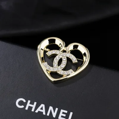 CHANEL New Heart Double C Brooch