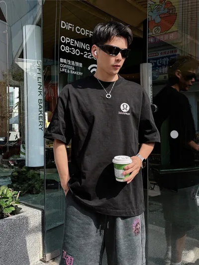 Embroidered 3D Logo Short Sleeve T-Shirt