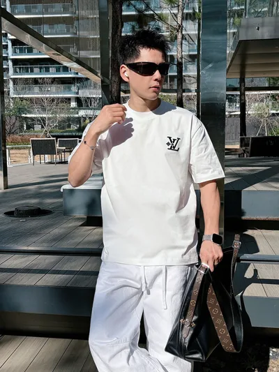 Louis Vuitton Short Sleeve Crew Neck T-Shirt with Embroidered Letter Logo