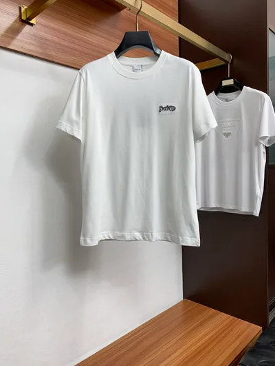 Men's Short-Sleeve T-Shirt in Cotton with Hand-Painted Logo, Relaxed Fit