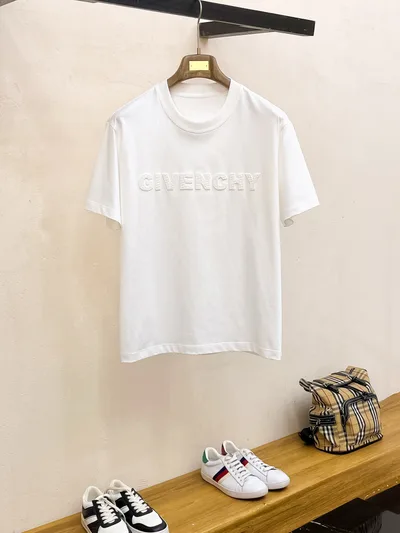 Givenchy Three Labels Complete