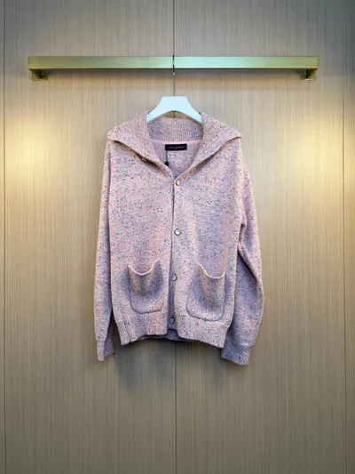 1V Louis 25FW New Letter Leather Patch Cherry Blossom Pink Pearl Button Wool Knit Cardigan