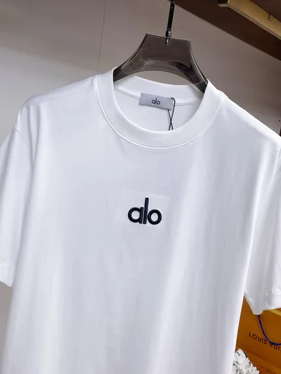 alo T-shirt