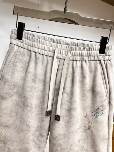 LV Three Tags Complete 2026 Summer New Men's Casual Shorts