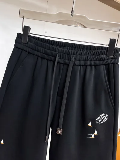 LV Three Tags Complete 2026 Summer New Men's Casual Shorts