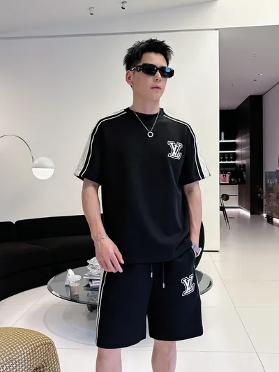 LV 2026 Summer Latest Men's and Women's Classic Short Sleeve T-Shirt and Shorts Set