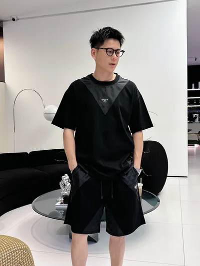 Prada 2026 Summer Classic Short Sleeve T-Shirt and Shorts Set