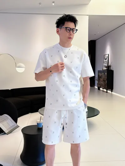 LV 2026 Summer Latest Men's and Women's Classic Short Sleeve T-Shirt and Shorts Set