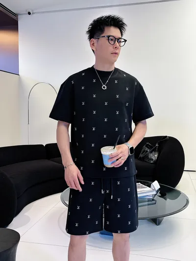 LV 2026 Summer Latest Men's and Women's Short Sleeve T-Shirt and Shorts Set