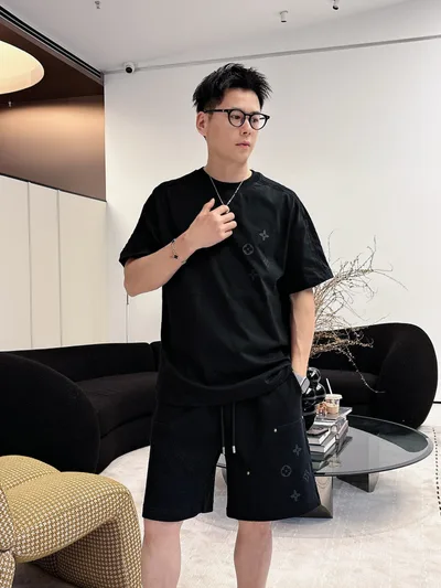 LV 2026 Summer Latest Men's and Women's Short Sleeve T-Shirt and Shorts Set