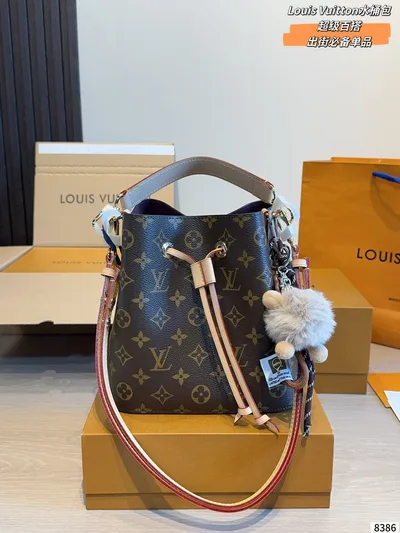 Bucket Bag with Gift Box