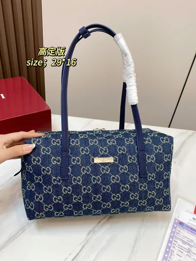 GUCCI Pillow Bag