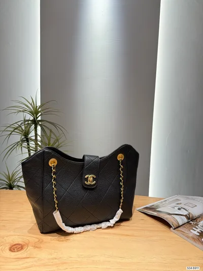 Chanel Calfskin 25A Hobo Black Classic Diamond Quilted with Gold CC Twist Lock