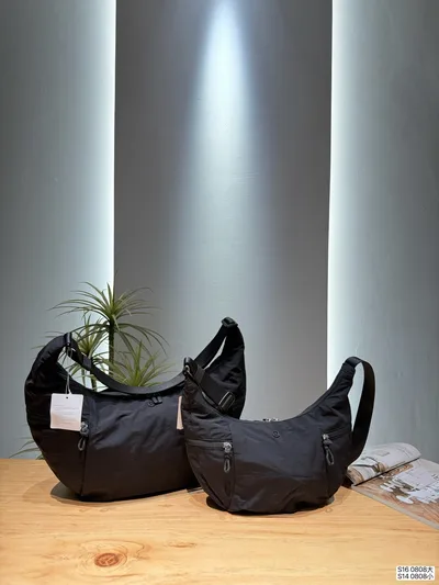 lululemon 903 Slouchy Crossbody Dumpling Bag
