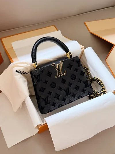 L's Capucines handbag