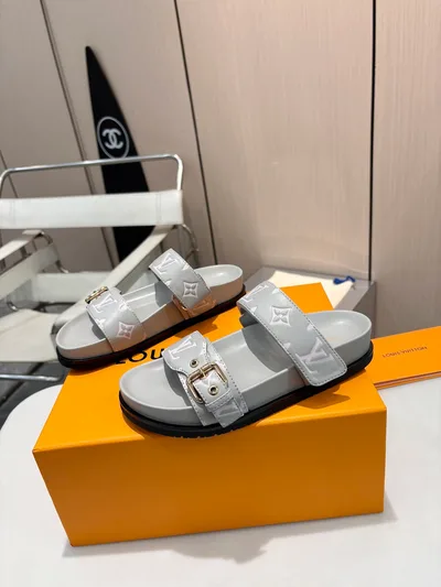 LV Boutique Main Push Slippers