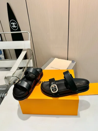 LV Boutique Main Slippers