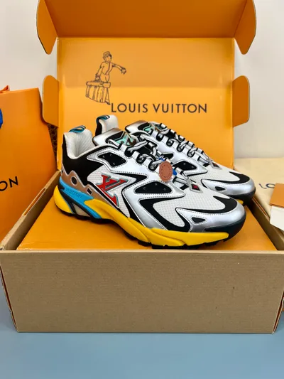 LV Runner Tatic Sneakers 2022SS