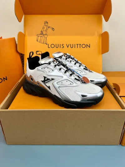 LV Runner Tatic Sneakers 2022SS
