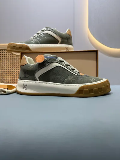 Olive Green Couple Thick Sole Casual Sneakers L TILTED