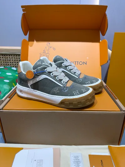 Olive Green Couple Thick Sole Casual Sneakers L TILTED