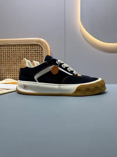 L TILTED Thick Sole Casual Sneakers