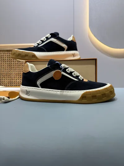 L TILTED Thick Sole Casual Sneakers