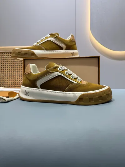 L TILTED Thick Sole Casual Sneakers