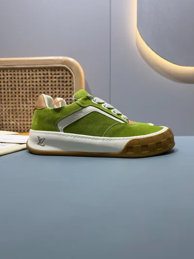 L TILTED Thick Sole Casual Sneakers
