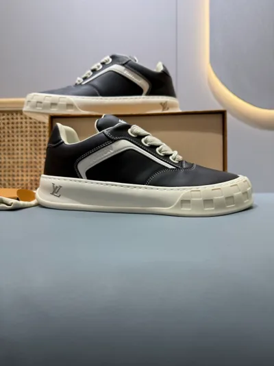 L TILTED Thick Sole Casual Sneakers