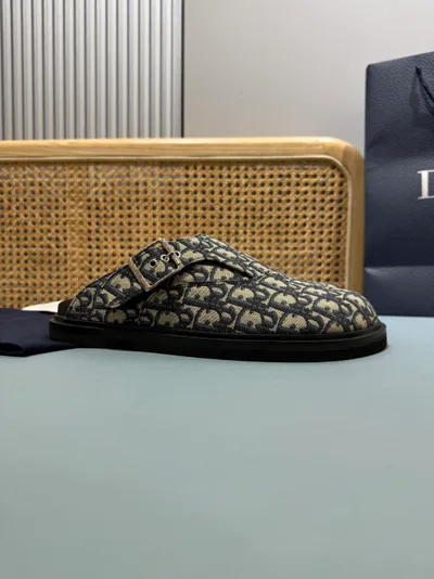 Dior Aqua Slides