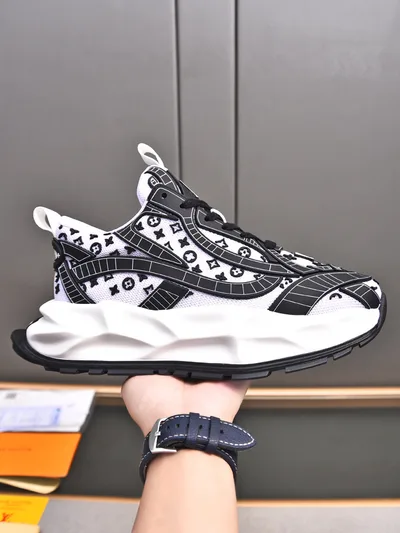 LOUIS VUITTON 2024 Milan Fashion Show LV Logo Mesh Sneakers