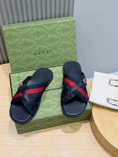 Gucci Men's Interlocking G Lido Slides