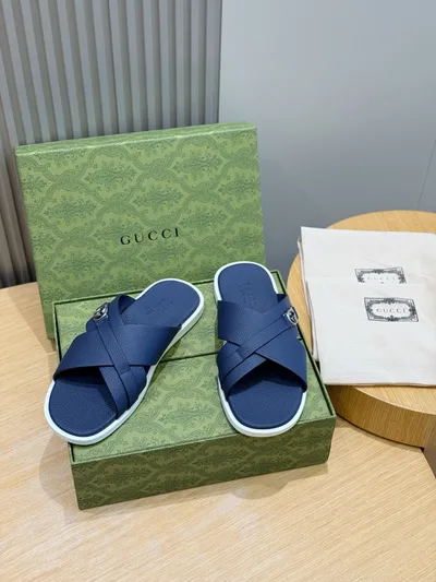 Gucci Men's Interlocking G Lido Slides