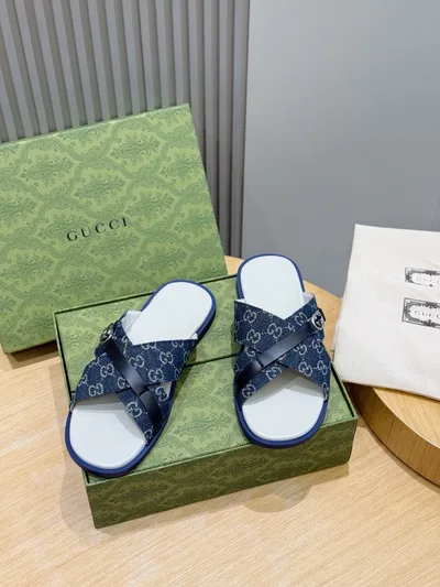 Gucci Men's Interlocking G Lido Slides